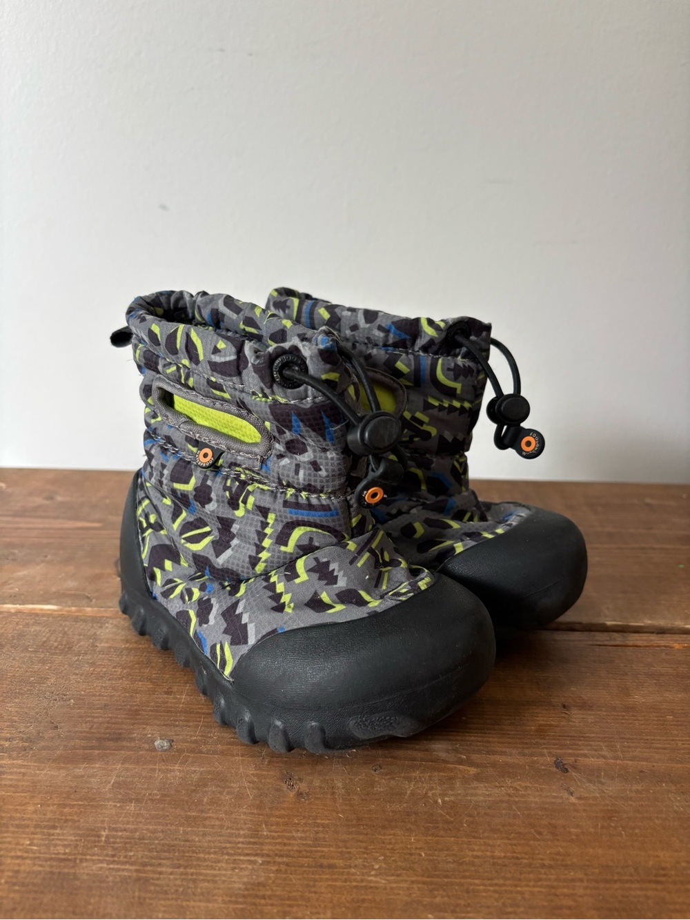 Bogs B-Moc Kids Waterproof Winter Boots in Gray Size 8